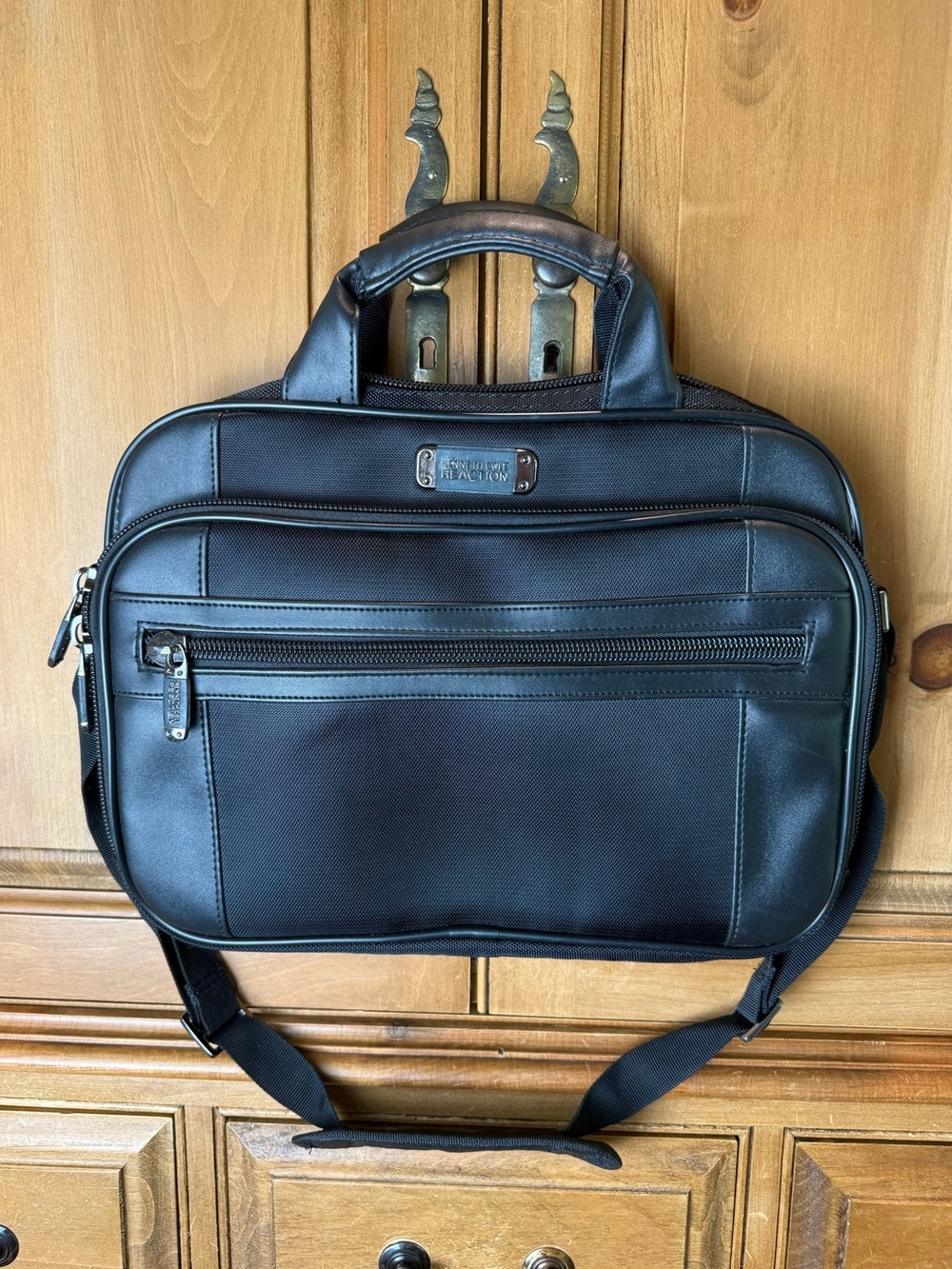 Kenneth Cole Reaction Black Men's Briefcase with Shoulder Strap